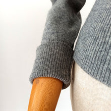 Charger l'image dans la galerie, 1940s 1950s - PRINGLE, Scotland - Fabulous Diamonds Cashmere Sweater