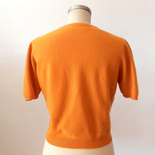 Cargar imagen en el visor de la galería, 1950s - BRAEMAR, Scotland - Precious Safety Orange Cashmere Twin Set