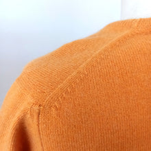 Cargar imagen en el visor de la galería, 1950s - BRAEMAR, Scotland - Precious Safety Orange Cashmere Twin Set
