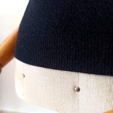 Charger l'image dans la galerie, 1950s -PRINGLE, Scotland - Black Cashmere Jumper - Small