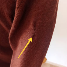 Charger l'image dans la galerie, 1940s 1950s - PRINGLE, Scotland - Chocolate Brown Pure Cashmere Cardigan