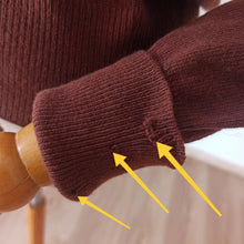 Charger l'image dans la galerie, 1940s 1950s - PRINGLE, Scotland - Chocolate Brown Pure Cashmere Cardigan