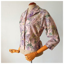 Cargar imagen en el visor de la galería, 1940s 1950s - Adorable Pink Floral Cotton Blouse - W30 (76cm)