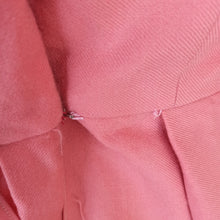 Cargar imagen en el visor de la galería, 1940s 1950s - Adorable Padded Shoulders Pink Wool Dress - W27 (68.5cm)