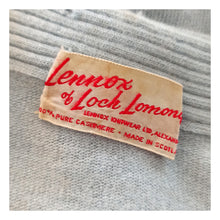 Laden Sie das Bild in den Galerie-Viewer, 1950s - LENNOX, Scotland - AS IS! - Baby Blue Cashmere Sweater - W29/34 (78/86cm)