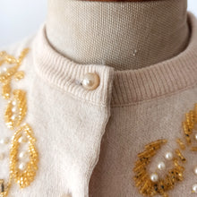 Charger l'image dans la galerie, 1950s - IM.E. CO, Scotland - Spectacular Pearls & Beads Wool Cardigan