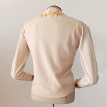 Charger l'image dans la galerie, 1950s - IM.E. CO, Scotland - Spectacular Pearls & Beads Wool Cardigan