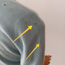 Laden Sie das Bild in den Galerie-Viewer, 1950s - LENNOX, Scotland - AS IS! - Baby Blue Cashmere Sweater - W29/34 (78/86cm)