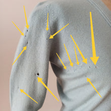 Laden Sie das Bild in den Galerie-Viewer, 1950s - LENNOX, Scotland - AS IS! - Baby Blue Cashmere Sweater - W29/34 (78/86cm)