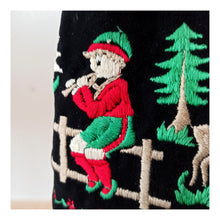 Cargar imagen en el visor de la galería, 1940s - Gorgeous Alpine Hand Embroidery Handbag