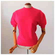 Charger l'image dans la galerie, 1950s - PRINGLE, Scotland - Gorgeous Fuchsia Pink Cashmere Jumper
