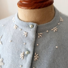 Charger l'image dans la galerie, 1950s - TIMWEAR, Paris - Adorable Pearls Beads Wool Cardigan