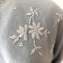 Charger l'image dans la galerie, 1950s - TIMWEAR, Paris - Adorable Pearls Beads Wool Cardigan