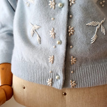 Charger l'image dans la galerie, 1950s - TIMWEAR, Paris - Adorable Pearls Beads Wool Cardigan