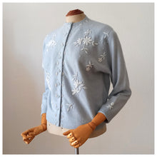 Charger l'image dans la galerie, 1950s - TIMWEAR, Paris - Adorable Pearls Beads Wool Cardigan