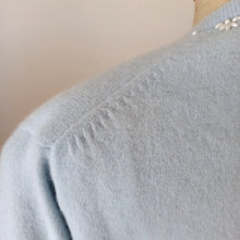 Charger l'image dans la galerie, 1950s - TIMWEAR, Paris - Adorable Pearls Beads Wool Cardigan