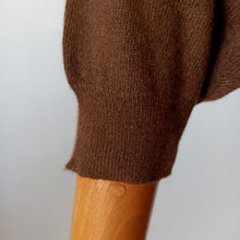 Charger l'image dans la galerie, 1950s - BALLANTYNE, Scotland - Gorgeous Brown Cashmere Twin Set