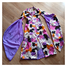 Laden Sie das Bild in den Galerie-Viewer, 1960s - Spectacular Couture Purple Maxi Pagoda Sleeves Silk Dress - W27 (68cm)