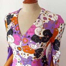 Laden Sie das Bild in den Galerie-Viewer, 1960s - Spectacular Couture Purple Maxi Pagoda Sleeves Silk Dress - W27 (68cm)