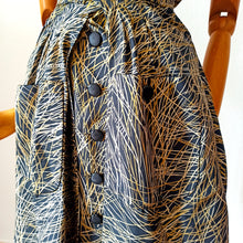 Charger l'image dans la galerie, 1950s - Spectacular Black Gold Couture Silk Dress - W22 (58cm)