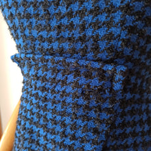 Laden Sie das Bild in den Galerie-Viewer, 1960s - Super Chic Houndstooth Wool Dress Jacket - W25/26 (64/66cm)