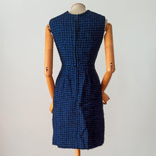 Laden Sie das Bild in den Galerie-Viewer, 1960s - Super Chic Houndstooth Wool Dress Jacket - W25/26 (64/66cm)