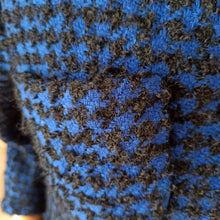 Laden Sie das Bild in den Galerie-Viewer, 1960s - Super Chic Houndstooth Wool Dress Jacket - W25/26 (64/66cm)