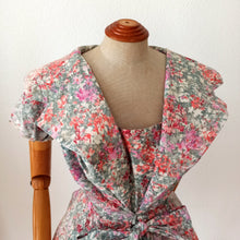 Charger l'image dans la galerie, 1950s - Sweet Floral Cotton Shawl Collar Dress - W26 (66cm)