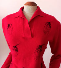 Charger l'image dans la galerie, 1950s - PRINGLE, Scotland - Stunning Red Cashmere Sweater