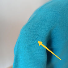 Charger l'image dans la galerie, 1950s - PRINGLE, Scotland - Gorgeous Blue Cashmere Jumper