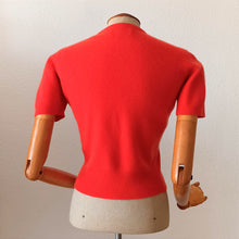 Charger l'image dans la galerie, 1950s - PRINGLE, Scotland - Burnt Orange Cashmere Jumper - W28/35 (72/90cm)