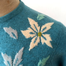 Charger l'image dans la galerie, 1950s - BALLANTYNE, Scotland - Precious Floral Cashmere Sweater