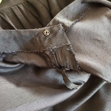 Laden Sie das Bild in den Galerie-Viewer, 1960s - LUCINDA NOBRE, Lisbon - Exquisite Black Couture Dress - W33 (84cm)