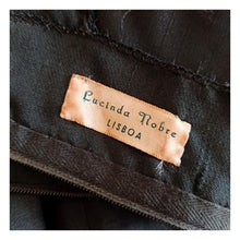 Laden Sie das Bild in den Galerie-Viewer, 1960s - LUCINDA NOBRE, Lisbon - Exquisite Black Couture Dress - W33 (84cm)