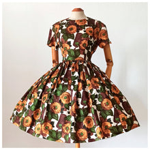 Load image into Gallery viewer, 1950s 1960s - Stunning Autumn Colors Floral Dress - W28 (72cm)