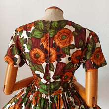 Load image into Gallery viewer, 1950s 1960s - Stunning Autumn Colors Floral Dress - W28 (72cm)