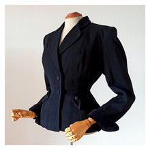 Cargar imagen en el visor de la galería, 1940s - New Look Black Wool Velvet Jacket - W32 (82cm)