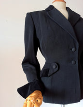 Cargar imagen en el visor de la galería, 1940s - New Look Black Wool Velvet Jacket - W32 (82cm)