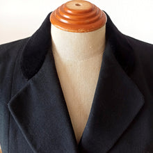 Cargar imagen en el visor de la galería, 1940s - New Look Black Wool Velvet Jacket - W32 (82cm)
