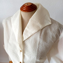 Cargar imagen en el visor de la galería, 1940s - Spectacular White Seersucker Balloon Sleeves Blouse - W37 (94cm)