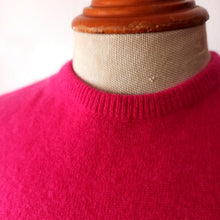 Charger l'image dans la galerie, 1950s - JAEGER, UK - Gorgeous Pink Cashmere Jumper