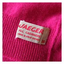 Charger l'image dans la galerie, 1950s - JAEGER, UK - Gorgeous Pink Cashmere Jumper