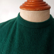 Charger l'image dans la galerie, 1950s - PRINGLE, Scotland - Glorious Forest Green Cashmere Jumper