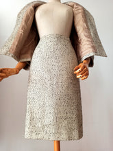 Carica l'immagine nel visualizzatore di Gallery, 1950s 1960s - Stunning Wool Flecked Couture Suit - W26 (66cm)