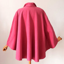 Charger l'image dans la galerie, 1950s 1960s - Gorgeous Pink Wool Cape