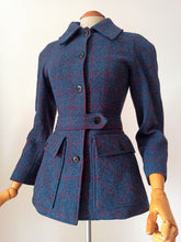 Carica l'immagine nel visualizzatore di Gallery, 1960s - DANIEL HECHTER, Paris - Designer Wool Coat - W28 (72cm)