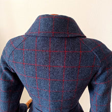 Carica l'immagine nel visualizzatore di Gallery, 1960s - DANIEL HECHTER, Paris - Designer Wool Coat - W28 (72cm)