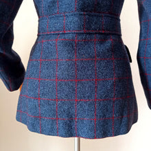 Carica l'immagine nel visualizzatore di Gallery, 1960s - DANIEL HECHTER, Paris - Designer Wool Coat - W28 (72cm)