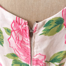 Charger l'image dans la galerie, 1950s 1960s - Adorable Abstract Roses Cotton Dress - W31 (79cm)