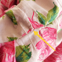 Charger l'image dans la galerie, 1950s 1960s - Adorable Abstract Roses Cotton Dress - W31 (79cm)